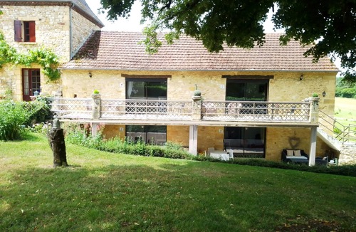 Berbiguieres House | Pavot Gite at Laugerie Basse Gites, with beautiful heated pool