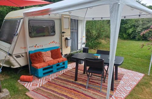 Montalembert Other | Pays de Joie - Caravan La Bohème
