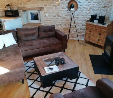 Montalembert Apartment | Pays de Joie - Gite-Loft Le Piano