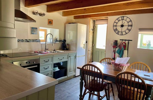 Dournazac Cottage | Peaceful Haven in Regional National Park with Private Lake