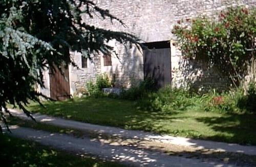 Champagne-le-Sec House | Peaceful manor house XVth century in the countryside.