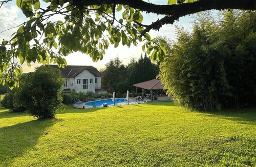 Bussiere-Galant House | Perfect for groups! Charming 8-bed w/Pool & Outdoor Kitchen in village