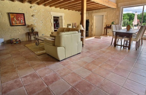 Douchapt House | Perigord blanc spacious stone house 3 bedrooms large garden and beautiful swimming pool