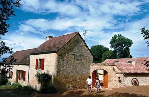 Saint-Amand-de-Coly Cottage | Perigordian house with indoor heated pool 28°.
