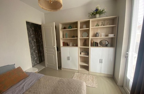 Perigny Apartment | Petite chambre entrée indépendante