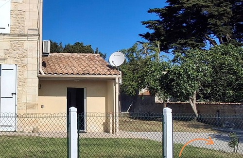Valeyrac House | Pierres d'Estuaire - 3-star gîte 2025 between vineyards, ocean and river.