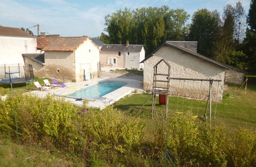 Naintre House | Pleasant house with private swimming pool heated in July and August