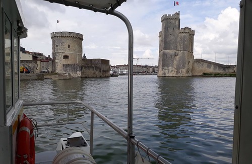 La Rochelle City Centre Apartment | Pleasant T2 excellent location near the old port secure parking, Wifi