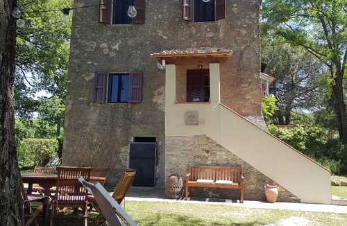 Borgo San Lorenzo Villa | Poggiolo Oasis of relaxation swimming pool nature lavender horses wine - Tuscany