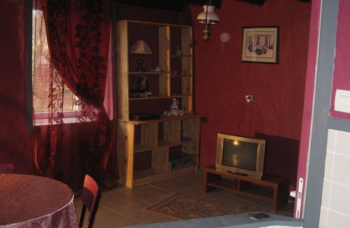 Saint-Jean-de-Sauves Cottage | poitevine house