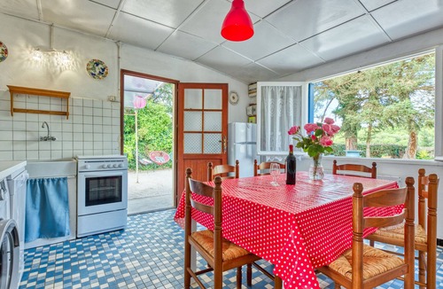Jau-Dignac-et-Loirac House | Pontac-Gadet 1 by Interhome