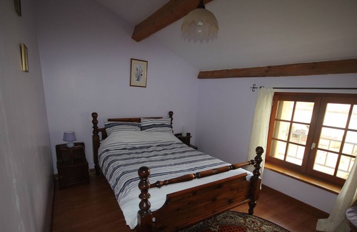 Le Gicq House | Poppies lovely Charentaise Property. wifi, swimming pool .