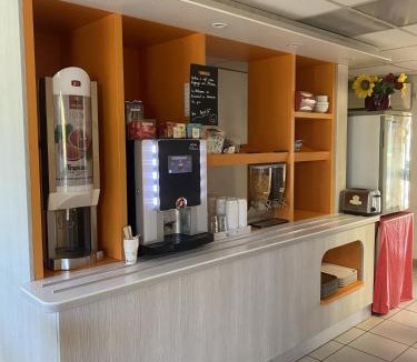 La Couronne Hotel | Premiere Classe Angoulême La Couronne