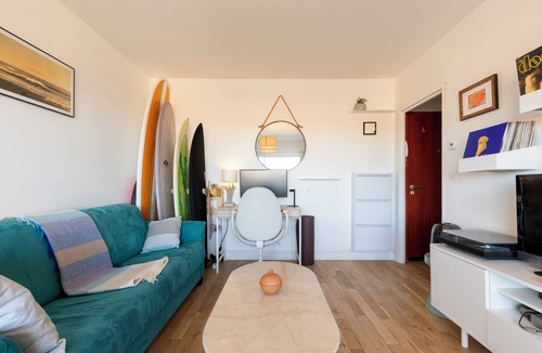 Behobie Apartment | Premium oceanfront apartment. Ideal for couples or small families.