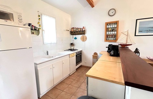 Saint-Clement-des-Baleines House | Pretty single storey villa with pleasant garden
