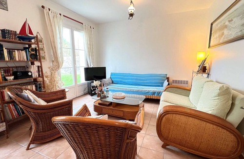 Saint-Clement-des-Baleines House | Pretty single storey villa with pleasant garden