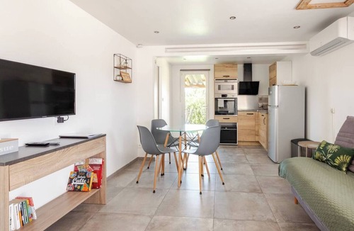 Chateauneuf-les-Martigues House | Pretty little house close to the Côte Bleue, in a quiet location with small private garden.
