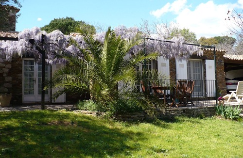 La Garde-Freinet Apartment | Pretty apartment with pool in stunning stone house in large quiet garden