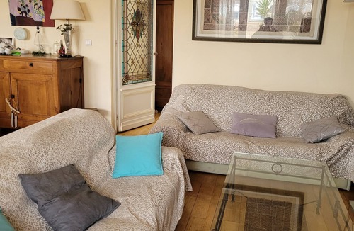 Saint-Bruno - Saint-Victor House | Pretty & spacious stone house of 200 sq.m in the centre of Bx, air conditionn