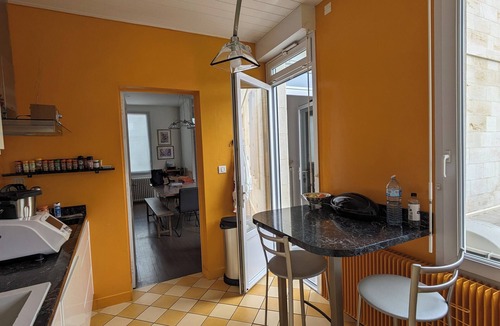 Port District House | Pretty vacation home close to the beach and shops, not overlooked