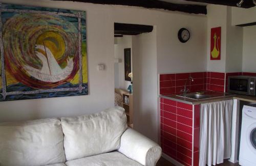 Rouffignac-Saint-Cernin-de-Reilhac House | PRIVATE POOL with Stunning Views of the Chateau! Old Barn