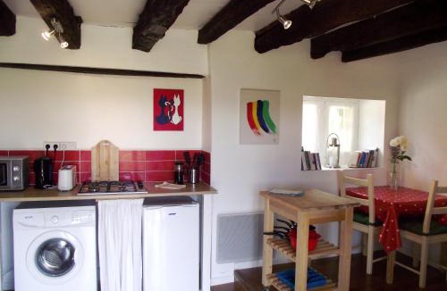 Rouffignac-Saint-Cernin-de-Reilhac House | PRIVATE POOL with Stunning Views of the Chateau! Old Barn
