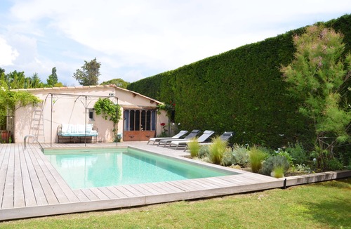 L'Isle-sur-la-Sorgue Cottage | PROVENCAL GITE WITH SWIMMING POOL IN SAINT ANTOINE, ISLE SUR LA SORGUE