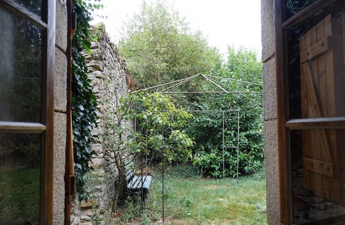 Dompierre-les-Eglises Cottage | Quaint 3 bedroom French country cottage