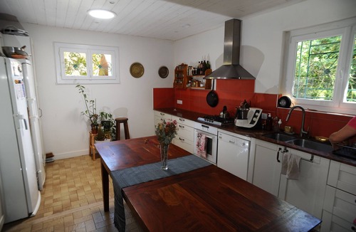 Leognan House | Quiet 7-bedroom family home on the river