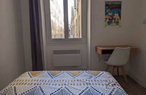 Saint-Lazare Apartment | Quiet, charming and bright, 2 steps from the shopping center and the old port.