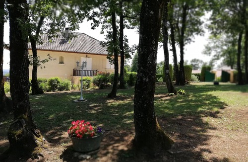 Sarlat-la-Caneda Historic Center Villa | Quiet country house with extensive view, 3,5km from medieval town, private pool