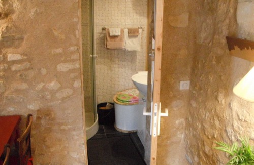 Chauvigny Bed & Breakfast | Quiet garden facing the castles for your stay in the Pays du Futuroscope