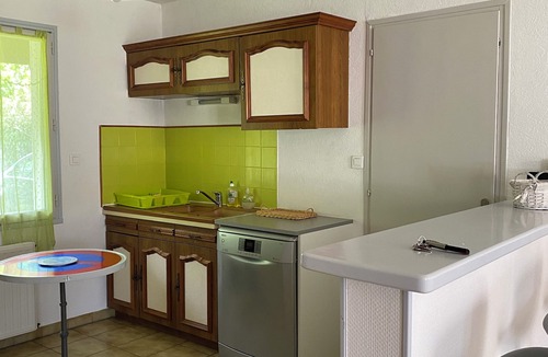Rochefort House | Quiet house for vacationers or spa guests