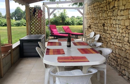 Exoudun Villa | Quiet house with swimming pool, 1 hour from La Rochelle, Futuroscope, Puy du Fou