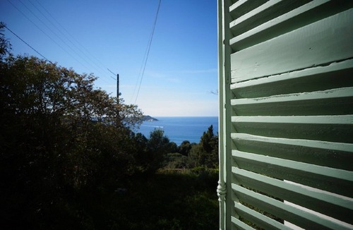 Giens Apartment | Quiet Mediterranean apartment in the heart of the charming village of Giens