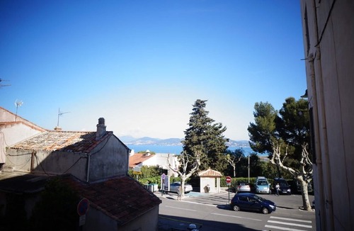 Giens Apartment | Quiet Mediterranean apartment in the heart of the charming village of Giens