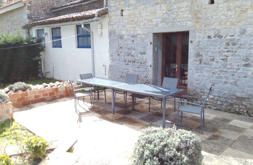 Limalonges House | Quiet rural French retreat
