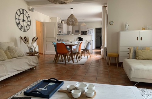 Ars-en-Re Villa | Quiet villa between pine forest and ocean.