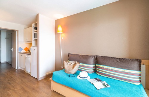 Cannes La Bocca Apartment | Résidence La Palme d'Azur Cannes Verrerie - 1 bedroom apartment for 4/5 people - sea view