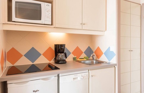 Cannes La Bocca Apartment | Résidence La Palme d'Azur Cannes Verrerie - 1 bedroom apartment for 4/5 people - sea view
