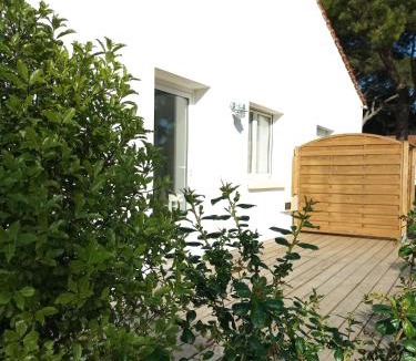 Saint-Pierre-d'Oleron Apartment | Résidence Les Salines Boyardville - Chambres et studios