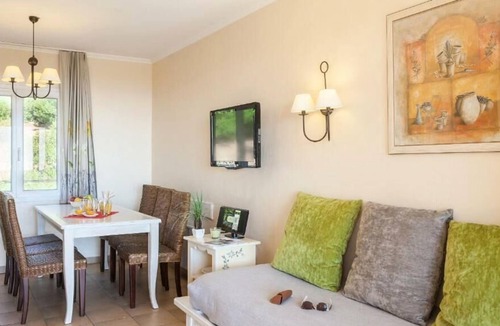 Les Restanques Apartment | Résidence Pierre & Vacances Les Restanques du Golfe de Saint Tropez - Apartment for 7 people - 1 bedroom + 1 sleeping area - Terrace or balcony - Sea view
