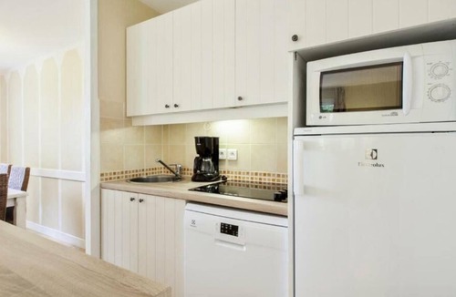 Behobie Apartment | Résidence Pierre & Vacances Le Domaine de Bordaberry - Apartment for 8 people - 2 bedrooms + 1 sleeping area - Terrace or balcony
