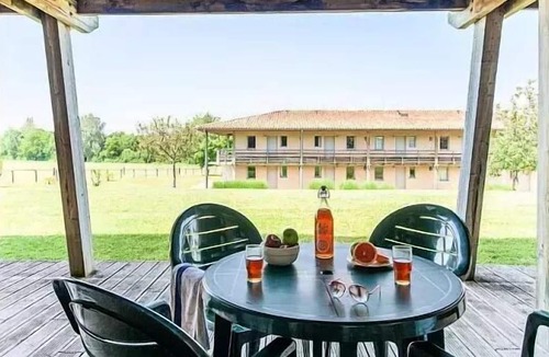 Jonzac Apartment | Résidence Pierre & Vacances Les Rives de la Seugne*** - Apartment for 5 people - 1 bedroom - Terrace or balcony