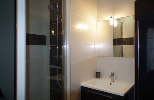 La Rochelle City Centre Apartment | Recent apartment in the heart of downtown with private parking