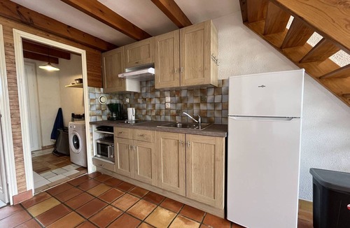 La Remigeasse Apartment | Renovated 2-Room House, 350m from Beach, Private Garden, Parking, Sleeps 4