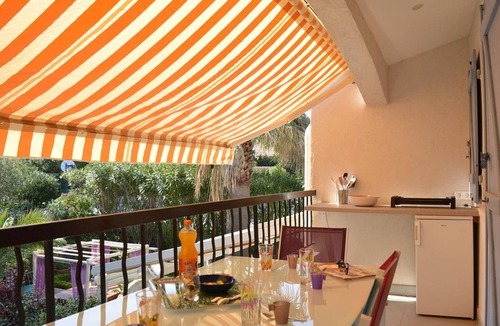 Sainte-Maxime Apartment | Renovated 2-Room Cabin Apt, Sleeps 4, 200m from Beach, A/C, WiFi, Parking