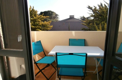 Le Penon Apartment | Renovated 4-Person Apt in Seignosse: Central, Quiet, Near Beach, Balcony