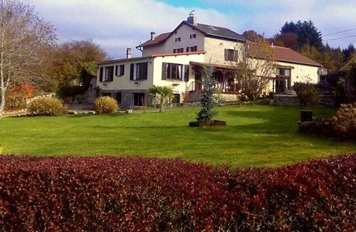 Auriat House | Renovated barn, Master bedroom, bedroom with 2 singles and mezzanine double bed