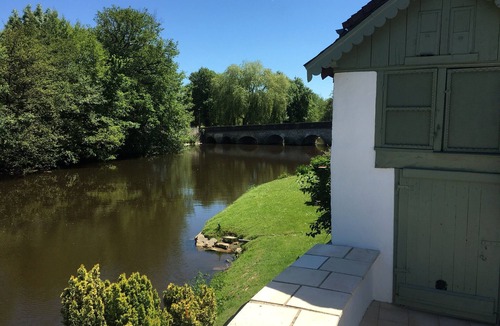 La Trimouille House | Renovated Barn With River Views